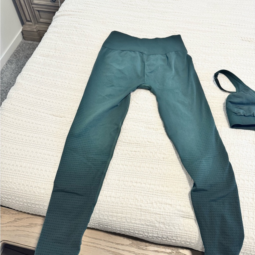 Gymshark Set - Picture 4 of 5
